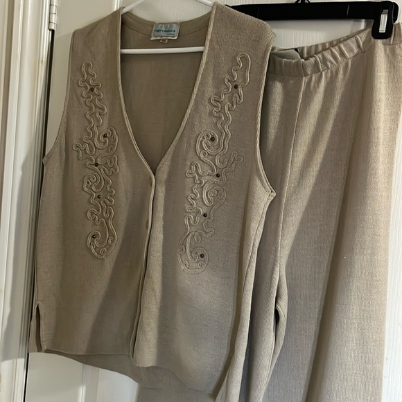 Women winter/ fall classy sleeveless pants suit - Picture 1 of 11